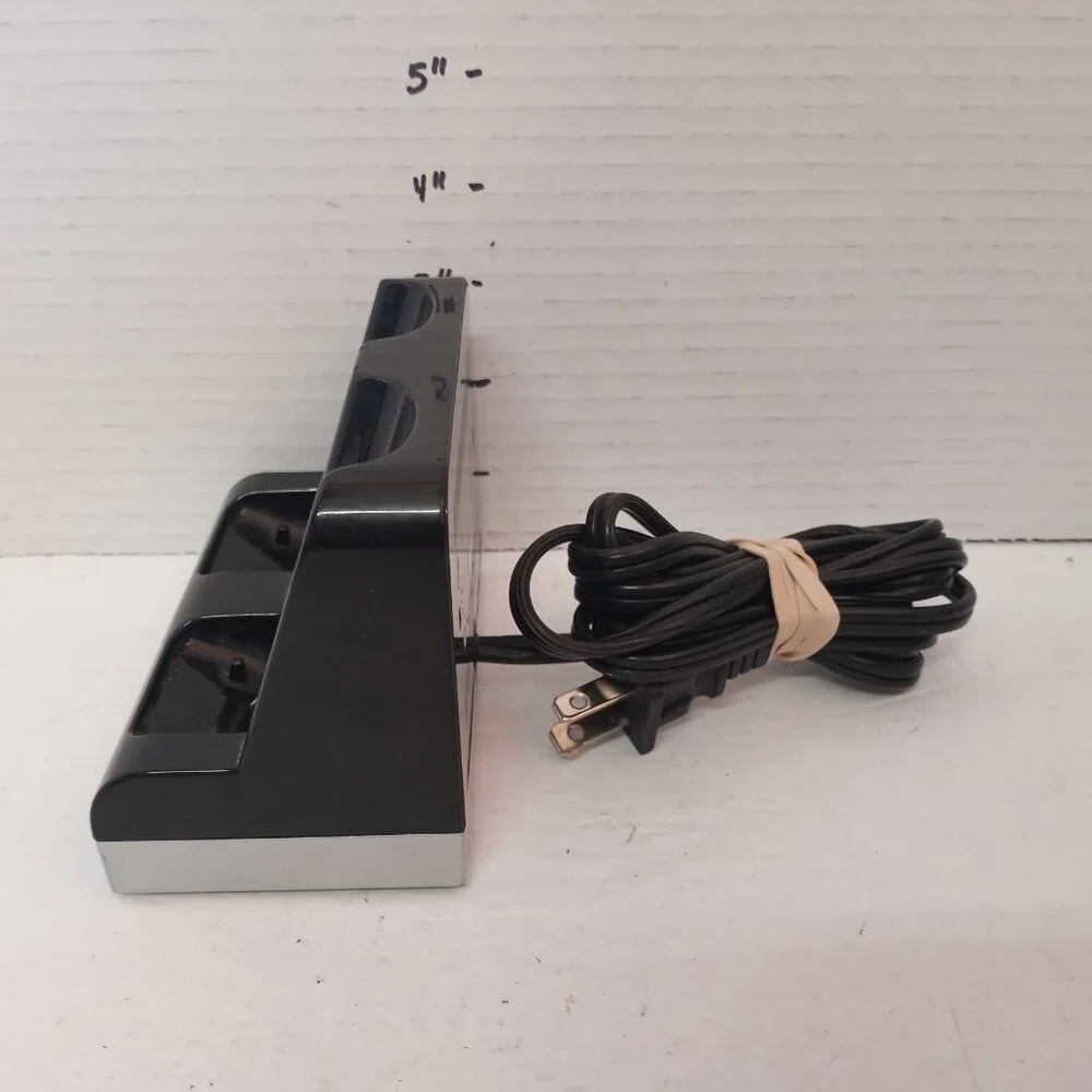 Nyko Nintendo WII Controller Wiimote Charging Station Model 87016-A50